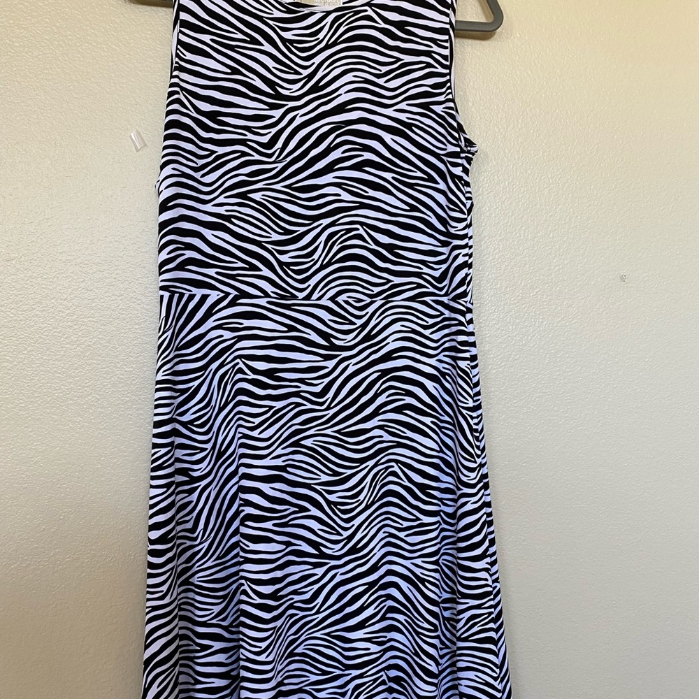 Women sleeveless animal print Michael Kors Dress, Size PL